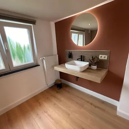 Petite Maison Tres Sympa Qui Accepte Les Animaux Modave